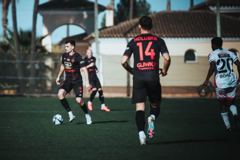 Piast wrócił z Hiszpanii. Czas na dwa sparingi z Koroną