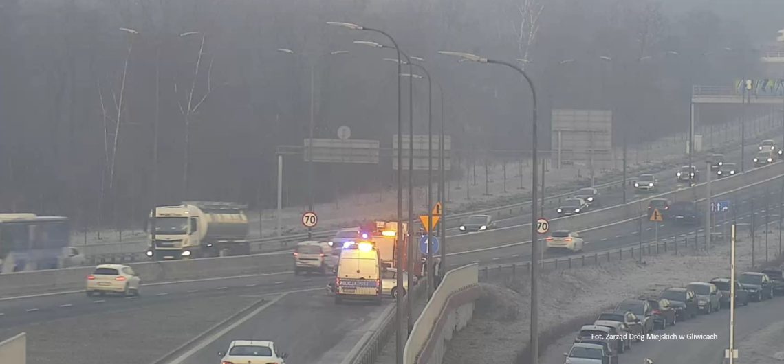 Zdarzenie drogowe na DTŚ w Gliwicach