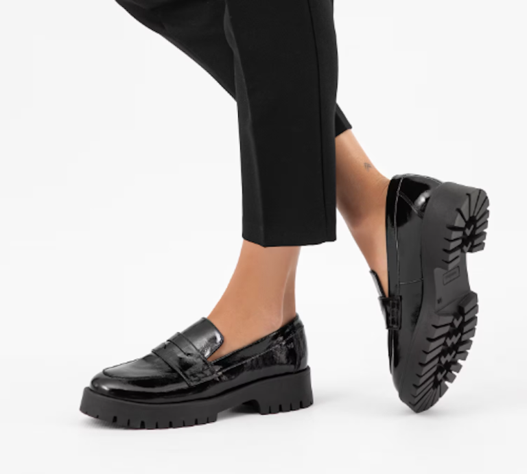 Mokasyny damskie marki Wojas – elegancja w luźnym wydaniu