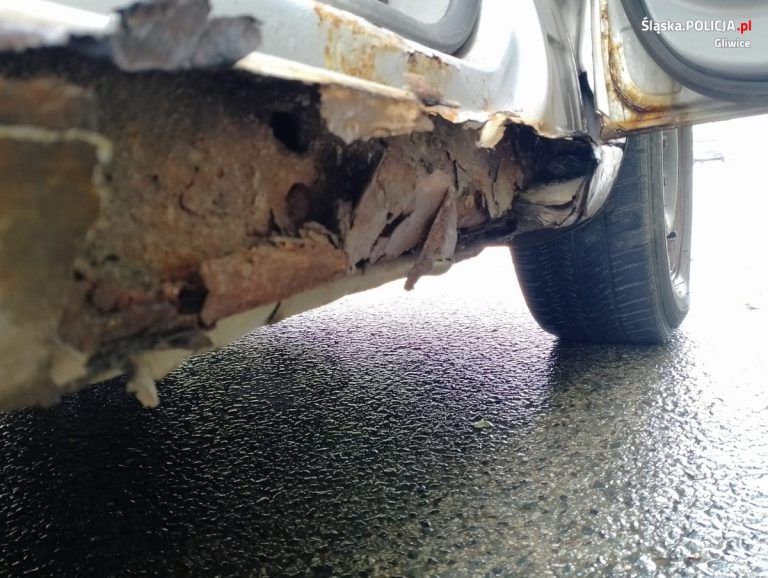 Ten samochód przeszedł niedawno przegląd. Policjanci nie dowierzali