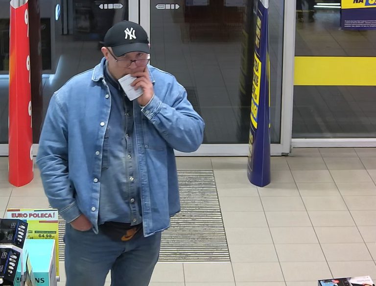 Tego mężczyzny szuka policja. O co chodzi?