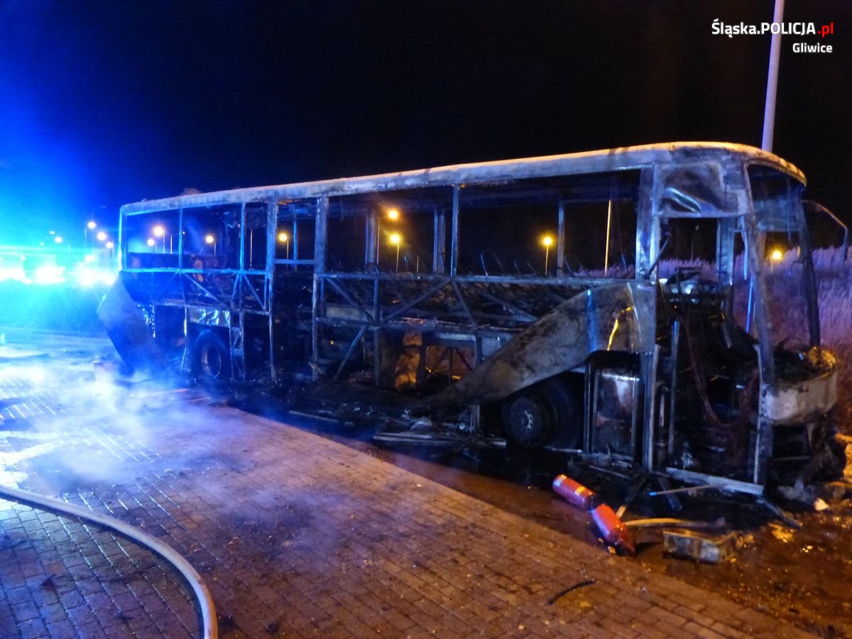 Wracali z wakacji. Spłonął autobus i bagaże