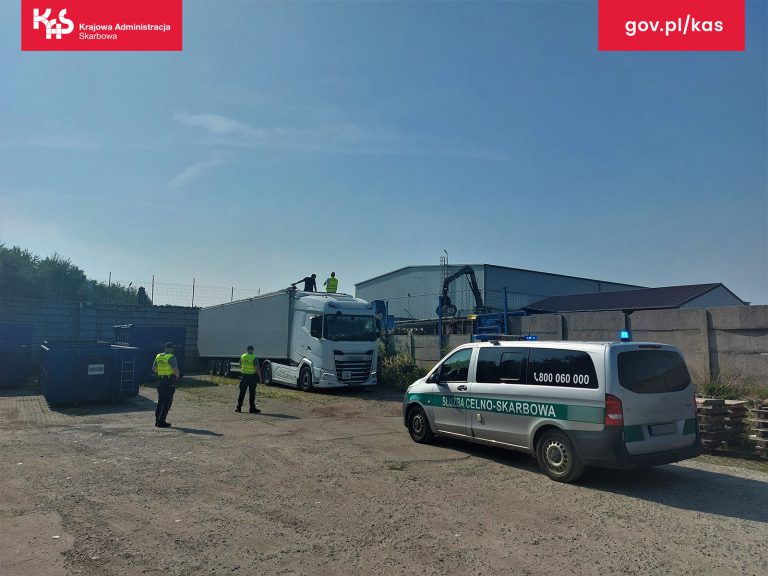 Na A4 w Gliwicach zatrzymano ciężarówkę wiozącą nielegalnie odpady