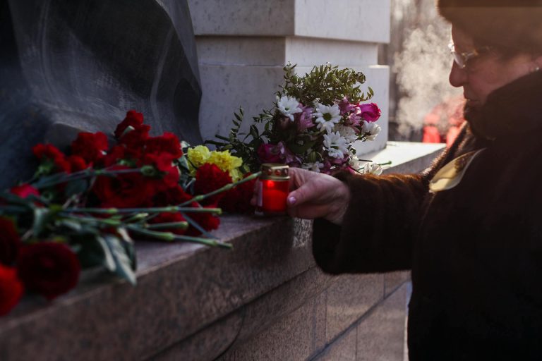 Jak wybrać odpowiednie kwiaty na Wszystkich Świętych