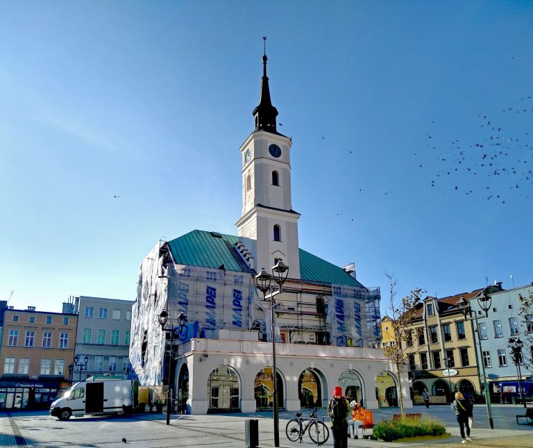 Gliwicki Ratusz pięknieje. Ostatni remont był elewacji był 20 lat temu