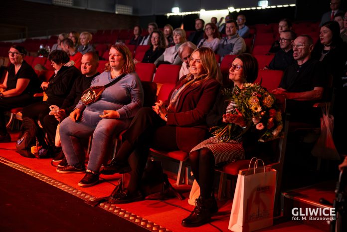 sds AS Poprawione Szum Mosquidron ()