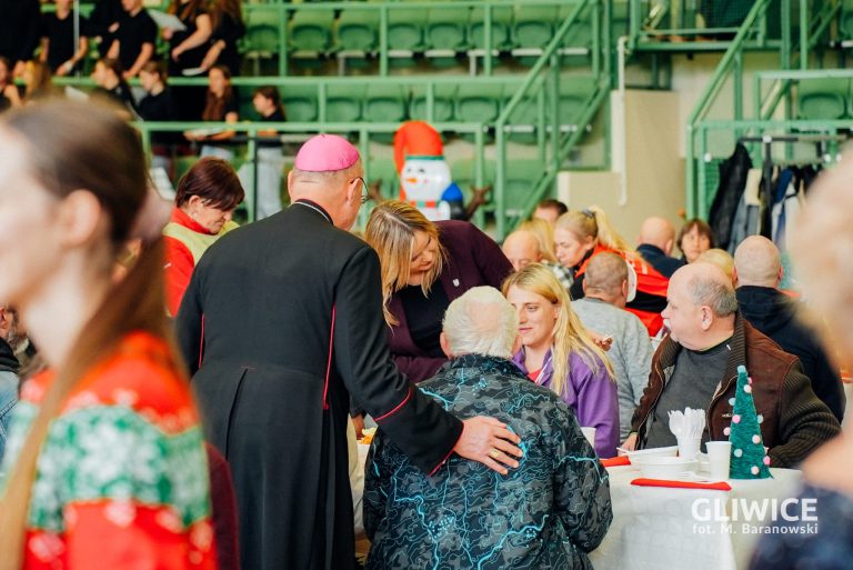 Wigilia dla samotnych, ubogich i bezdomnych w Gliwicach