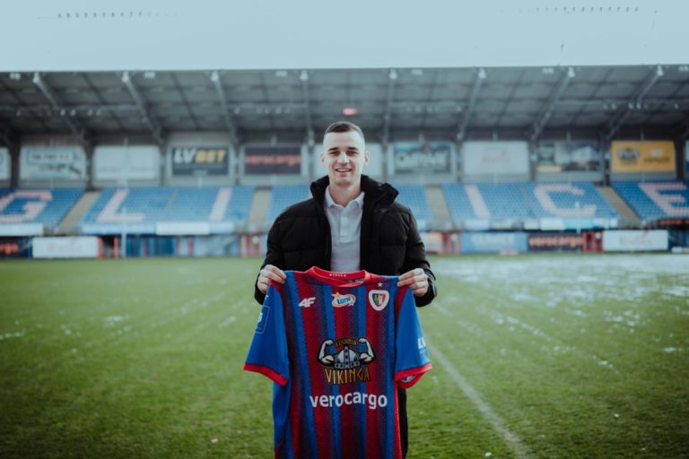 Patryk Dziczek przedłużył kontrakt z Piastem. To wychowanek