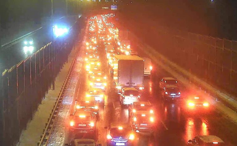 Karambol na DTŚ. Gigantyczny korek w stronę centrum Gliwic [aktualizacja]