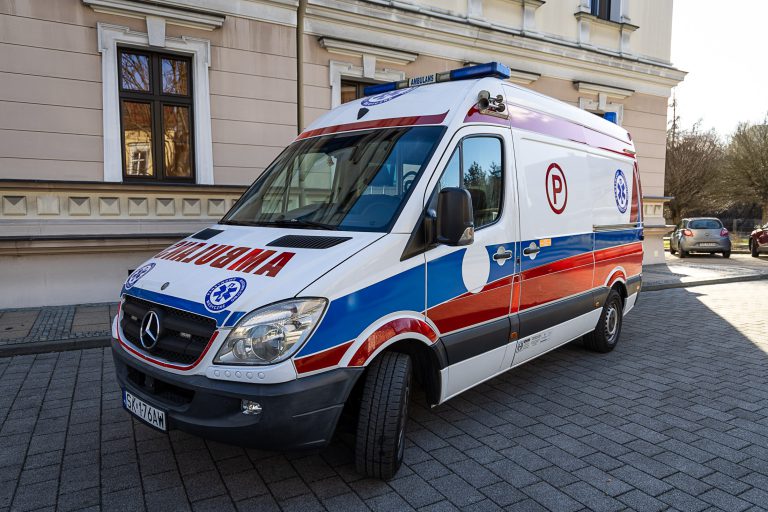Zespół Szpitali Powiatu Gliwickiego zyskał nowoczesny ambulans