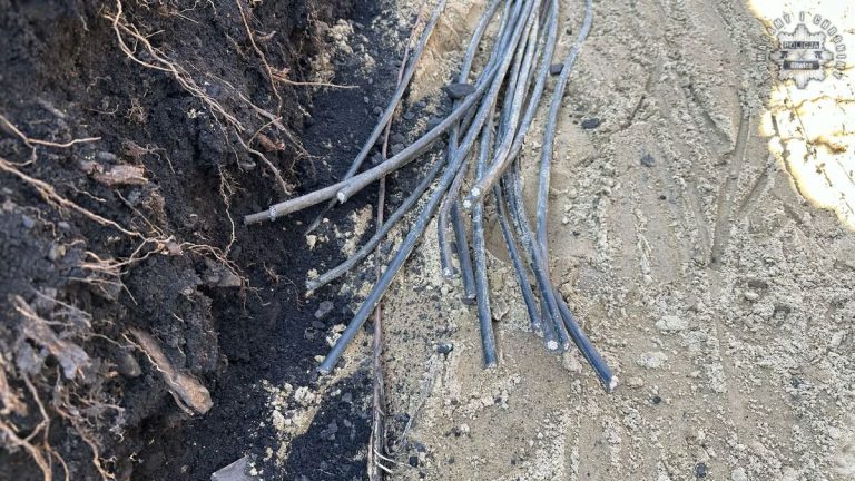 Kradzież kabli z budowy PKP w Łabędach. Czy ktoś coś widział?