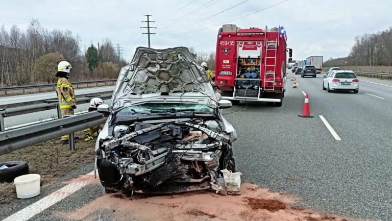 Zderzenie na autostradzie A1. Trzeba było zamknąć jezdnię