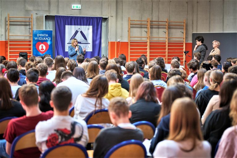 Młodzież pyta prezydent m.in. o szpital, imprezy i drogi rowerowe