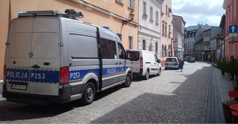 Zaparkował na starówce. Okazało się, że ma coś na sumieniu