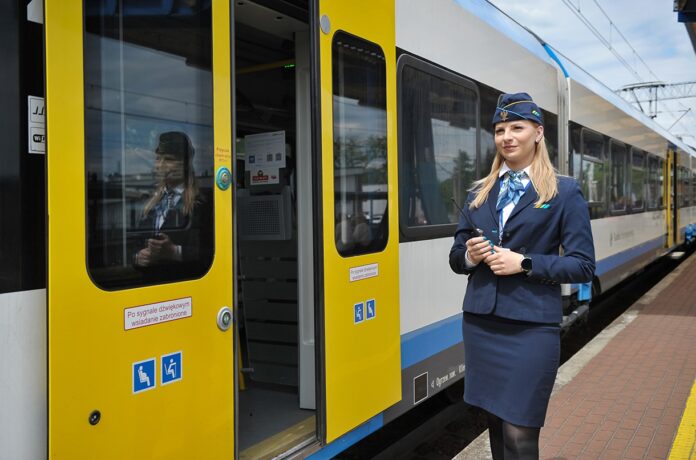 NoweMundury fot.KolejeSlaskie.jpg