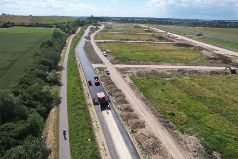 Gliwicki Park Techniki, Technologii i Edukacji Lotniczej rozwija infrastrukturę. Trwają prace drogowe