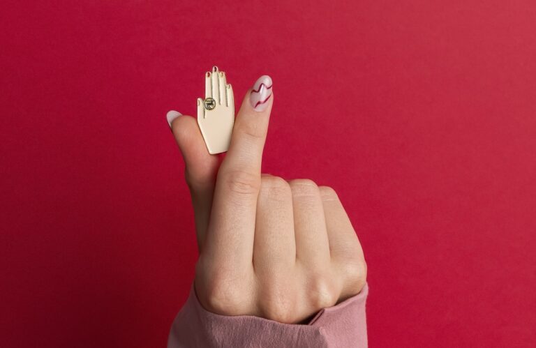 Kolekcjonerskie piny Rossmann x Kopi