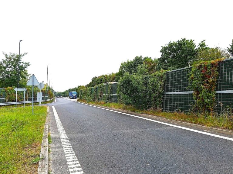 Zmiana pierwszeństwa na łącznicy DK 88 i ul. Łabędzkiej. Ma to ograniczyć cwaniactwo drogowe