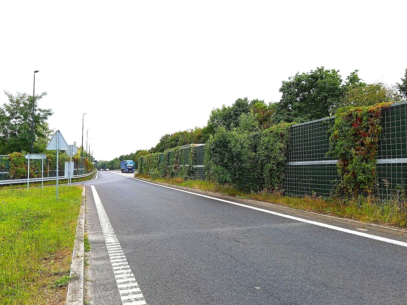 Zmiana pierwszeństwa na łącznicy DK 88 i ul. Łabędzkiej. Ma to ograniczyć cwaniactwo drogowe