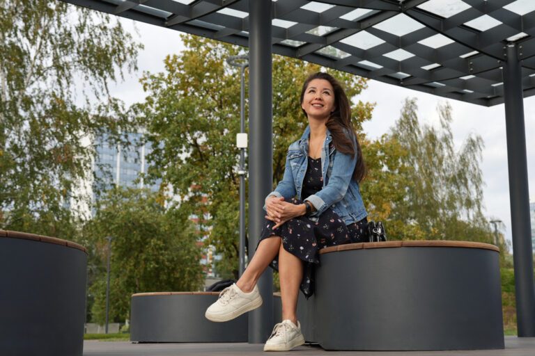 Dlaczego poliwęglan lity to najlepszy wybór na zadaszenie tarasu?