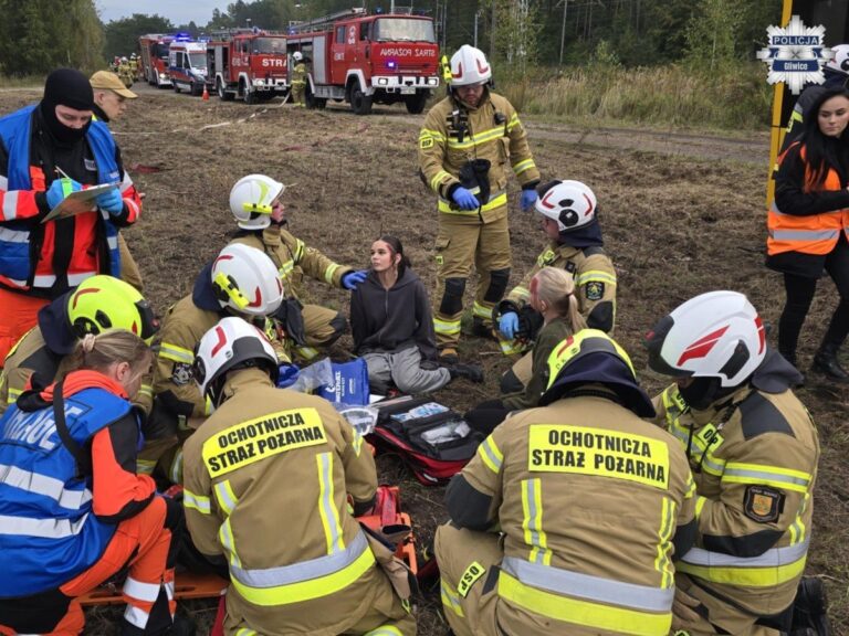 Wypadek autobusu szkolnego i ładunek wybuchowy. Ćwiczenia służb