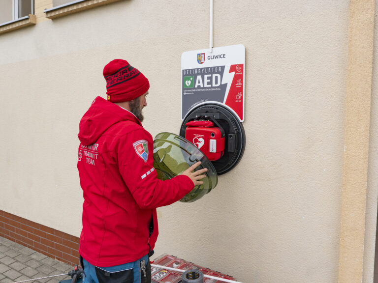Kolejne defibrylatory ratujące życie w Gliwicach. Lista AED