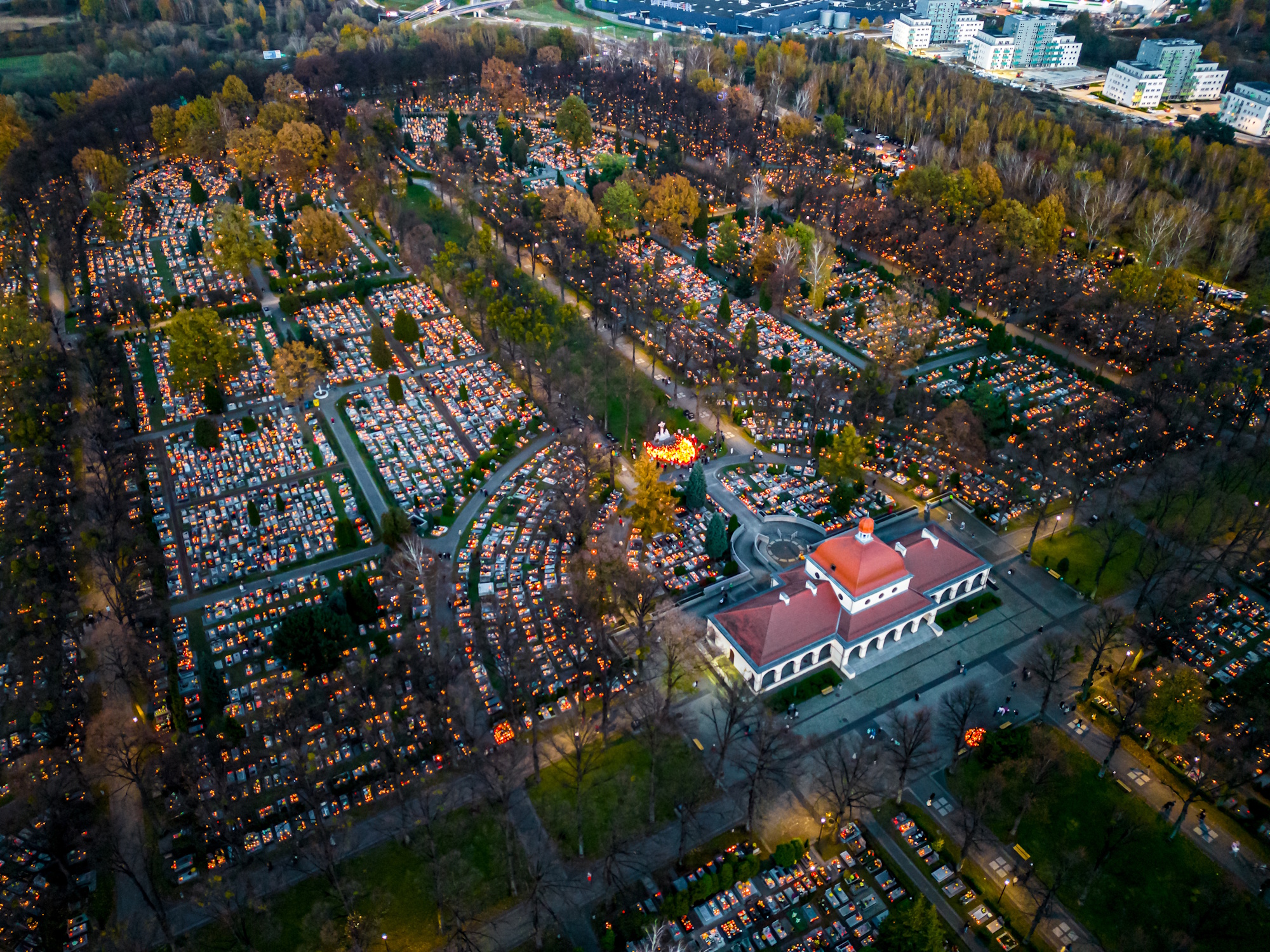 Znajdź grób bliskich. Sprawdź wyszukiwarkę Grobonet