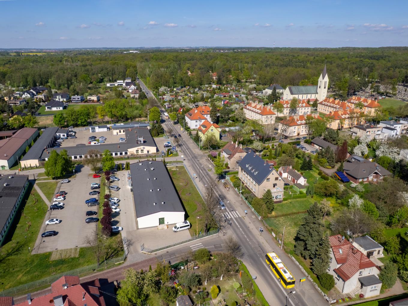 Na Strzelców Bytomskich powstaje ścieżka rowerowa. Kierowców obowiązuje ruch wahadłowy