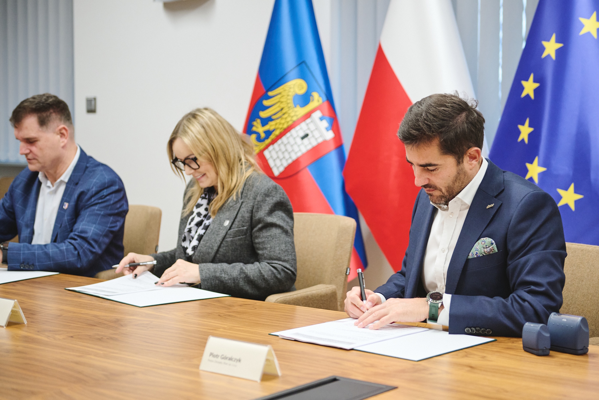 Umowa TBS Fot Michal Buksa ZD ) Umowa TBS Fot Michal Buksa ZD )