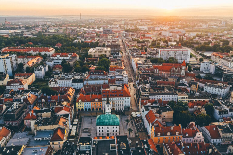 Zmiany na ul. Zwycięstwa. Urbanistka podsumowuje konsultacje z mieszkańcami i prezentuje raport