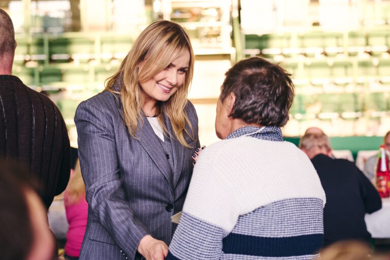 Przy wspólnym stole z potrzebującymi