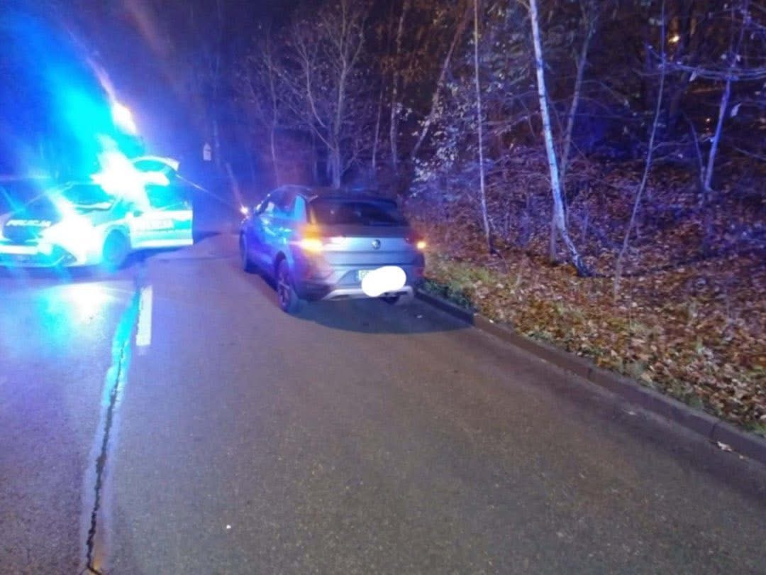 Wypadek w Łabędach. Droga zablokowana