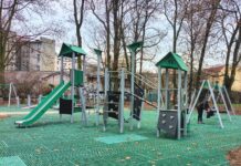 Plac zabaw przy skwerze Dessau gotowy do zabawy ede cf f a fde