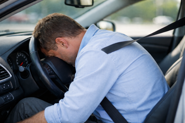 Myśleli, że zasłabł za kierownicą. Prawda była inna