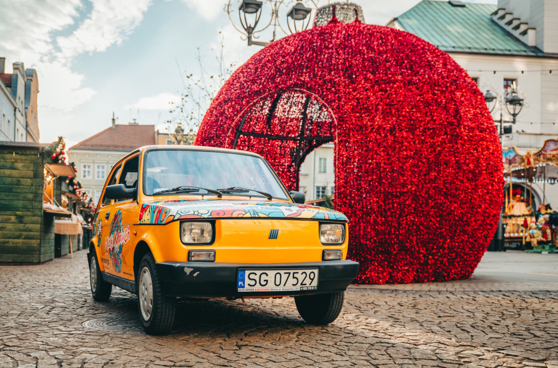 Gliwicka firma przekazuje Malucha na licytację WOŚP