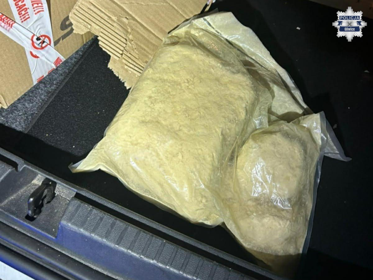 Zasnął za kierownicą na środku ulicy. To był początek jego problemów