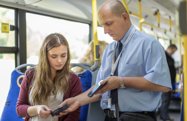 Więcej kontroli biletów w autobusach. Czy ludzie jeżdżą „na gapę”?