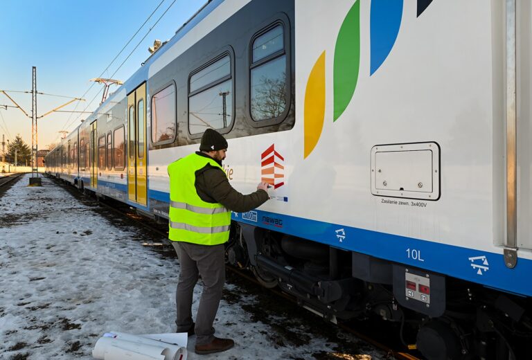 Dwa kolejne Impulsy 2 Kolei Śląskich już na torach