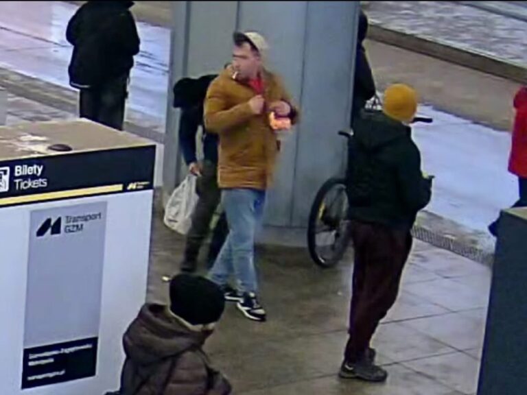 Tego mężczyzny szuka policja. Chodzi o kradzież