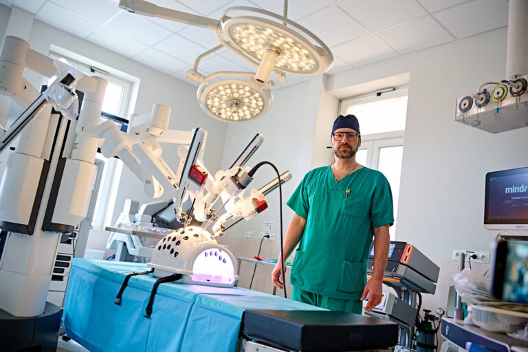 Gliwicki szpital ma nowego robota DaVinci. Zakup w ramach KPO