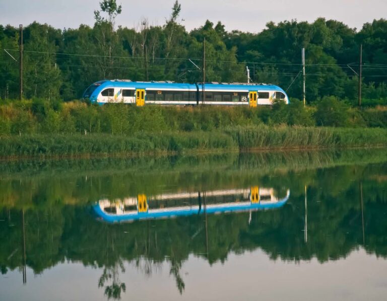 Ruszyła Kolej na Beskidy – na pierwszą wycieczkę z Kolejami Śląskimi w maju zostały ostatnie miejsca