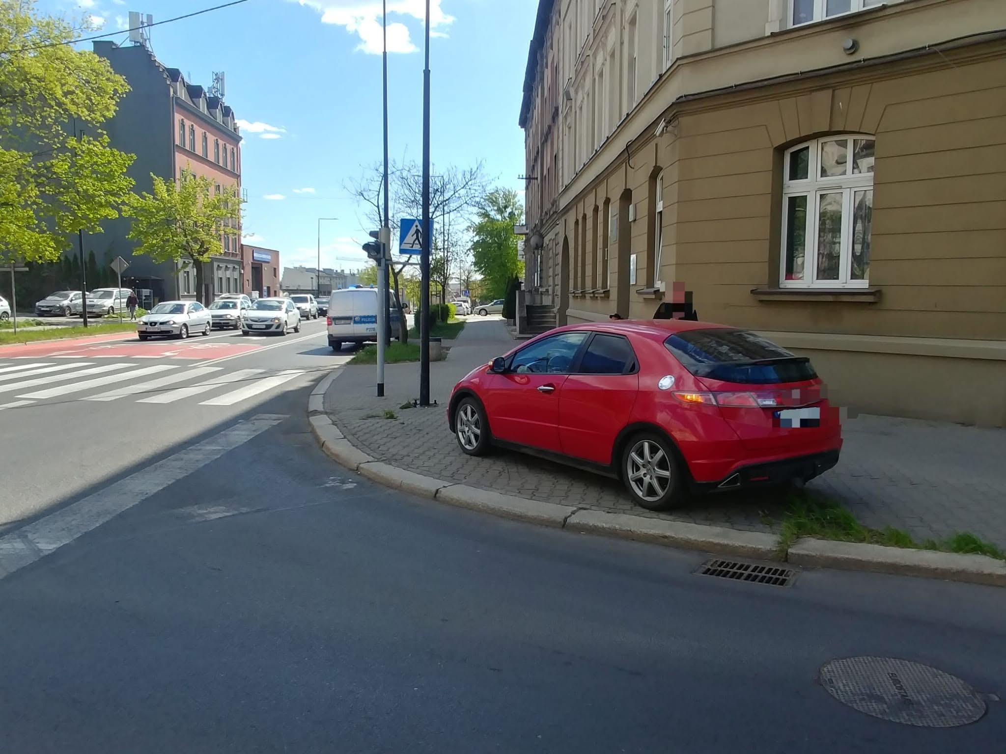 Potrącenie w Gliwicach. Pijany pieszy wtargnął na jezdnię