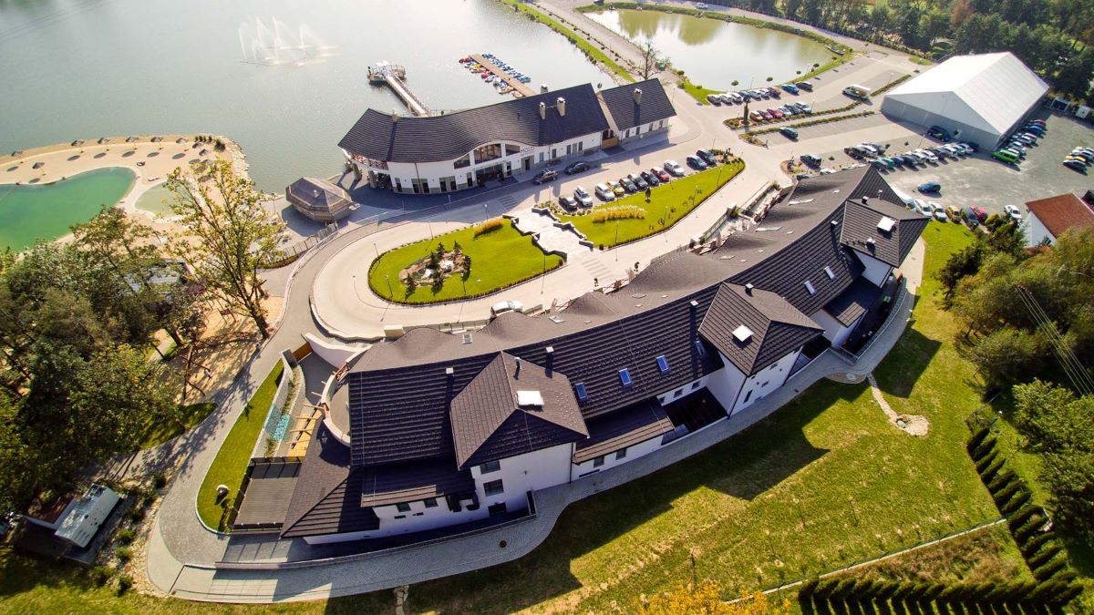 Weekend w Krakowie i relaks nad wodą – jak połączyć zwiedzanie atrakcji z wypoczynkiem w Molo Resort?