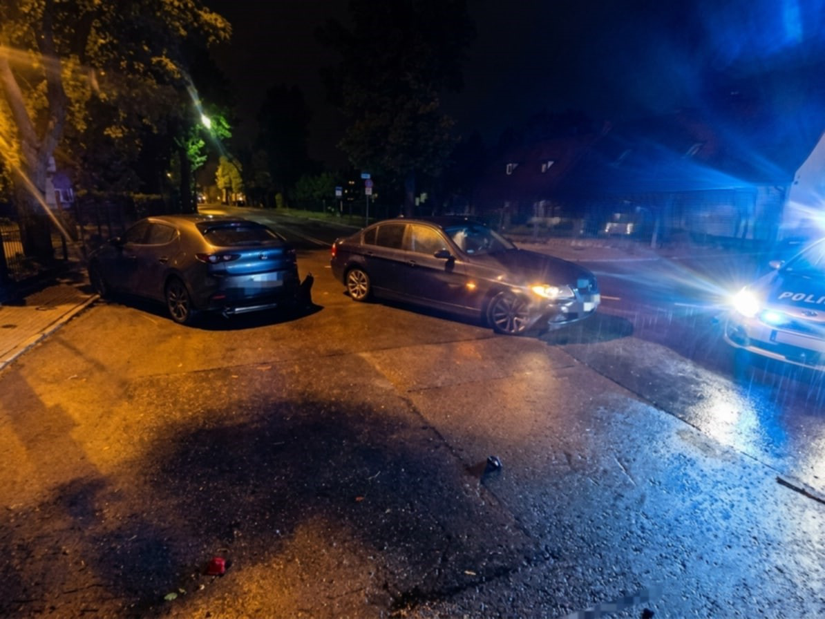 Pijana kobieta wjechała w zaparkowane auta. Chciał jej pomóc inny pijany kierowca