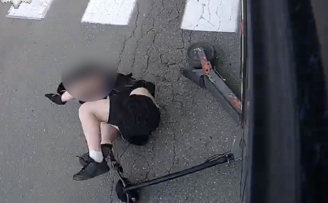 Hulajnogą wjechał prosto przed autobus. Wstrząsające nagranie