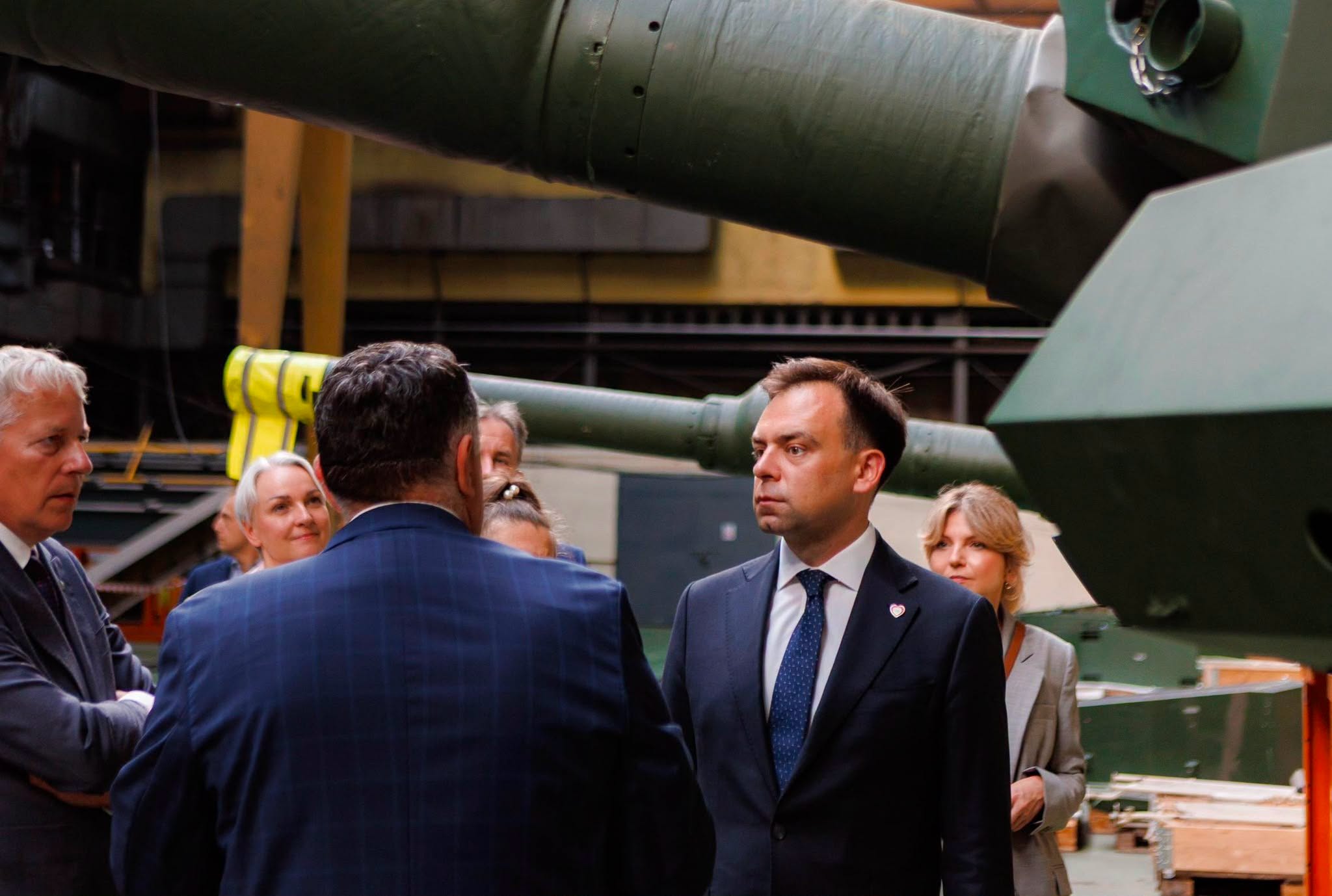 850 mln zł na rozwój Zakładów Mechanicznych Bumar Łabędy. Minister w Gliwicach